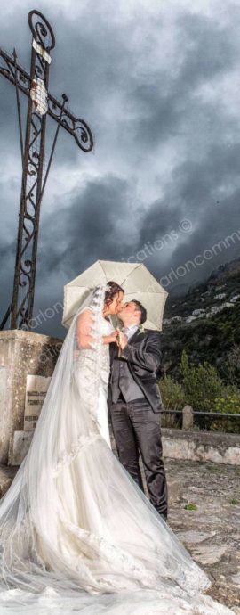 wedding-amalfi-rain-umbrella-photographer-marlon-losurdo