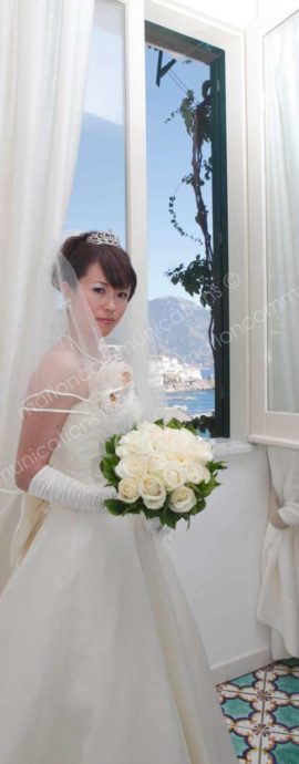 wedding-amalfi-coast-photographer-window-light
